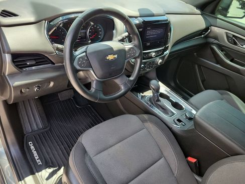 Used 2023 Chevrolet Traverse LT FWD image 15