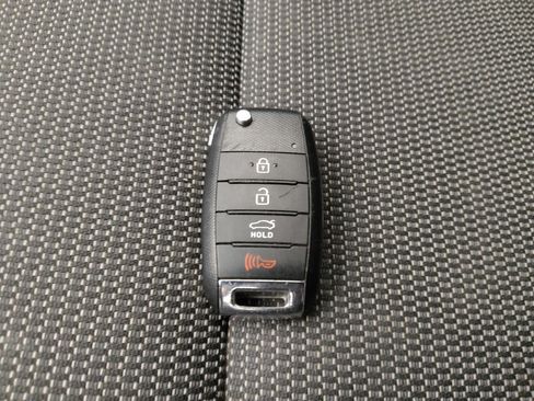 Used 2017 Kia Forte LX image 32