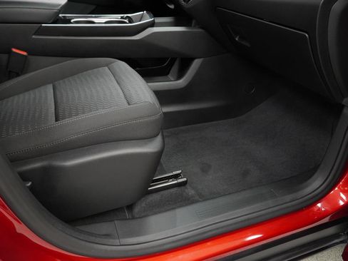 Certified 2025 Chevrolet Equinox LT w/ Safety and Technology Package AWD/4WD image 31