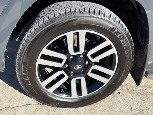 Used 2024 Toyota 4Runner Limited image 12