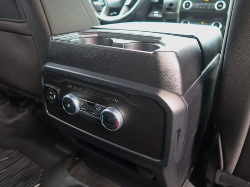 Used 2021 Ford Expedition XLT image 17