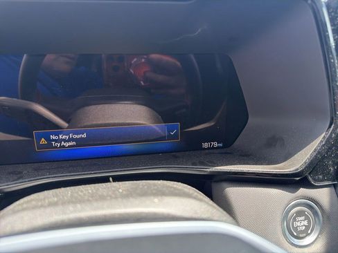 Used 2025 Chevrolet Colorado Z71 w/ Technology Package AWD/4WD image 7