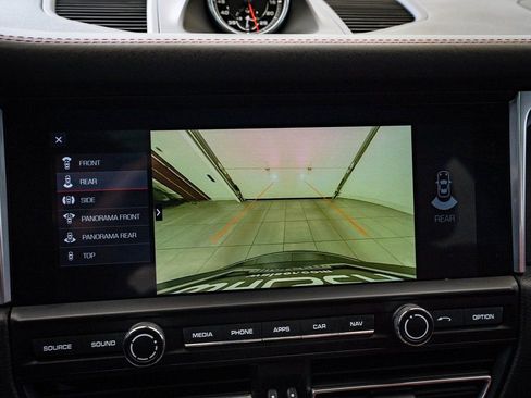 Certified 2021 Porsche Macan GTS image 33