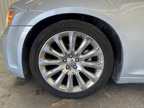 Used 2013 Chrysler 300 Motown image 9