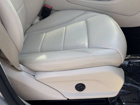 Used 2019 Mercedes-Benz GLC 300 4MATIC image 37