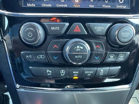 Used 2020 Jeep Grand Cherokee Laredo w/ Security & Convenience Group image 31