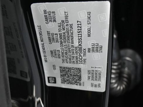 Used 2025 Chevrolet Colorado W/T w/ WT Custom Package RWD image 19