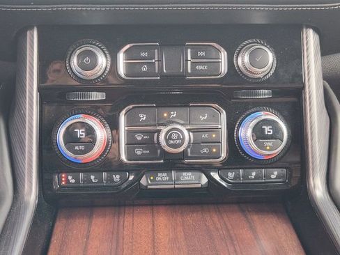 Used 2023 GMC Yukon XL Denali Ultimate image 17