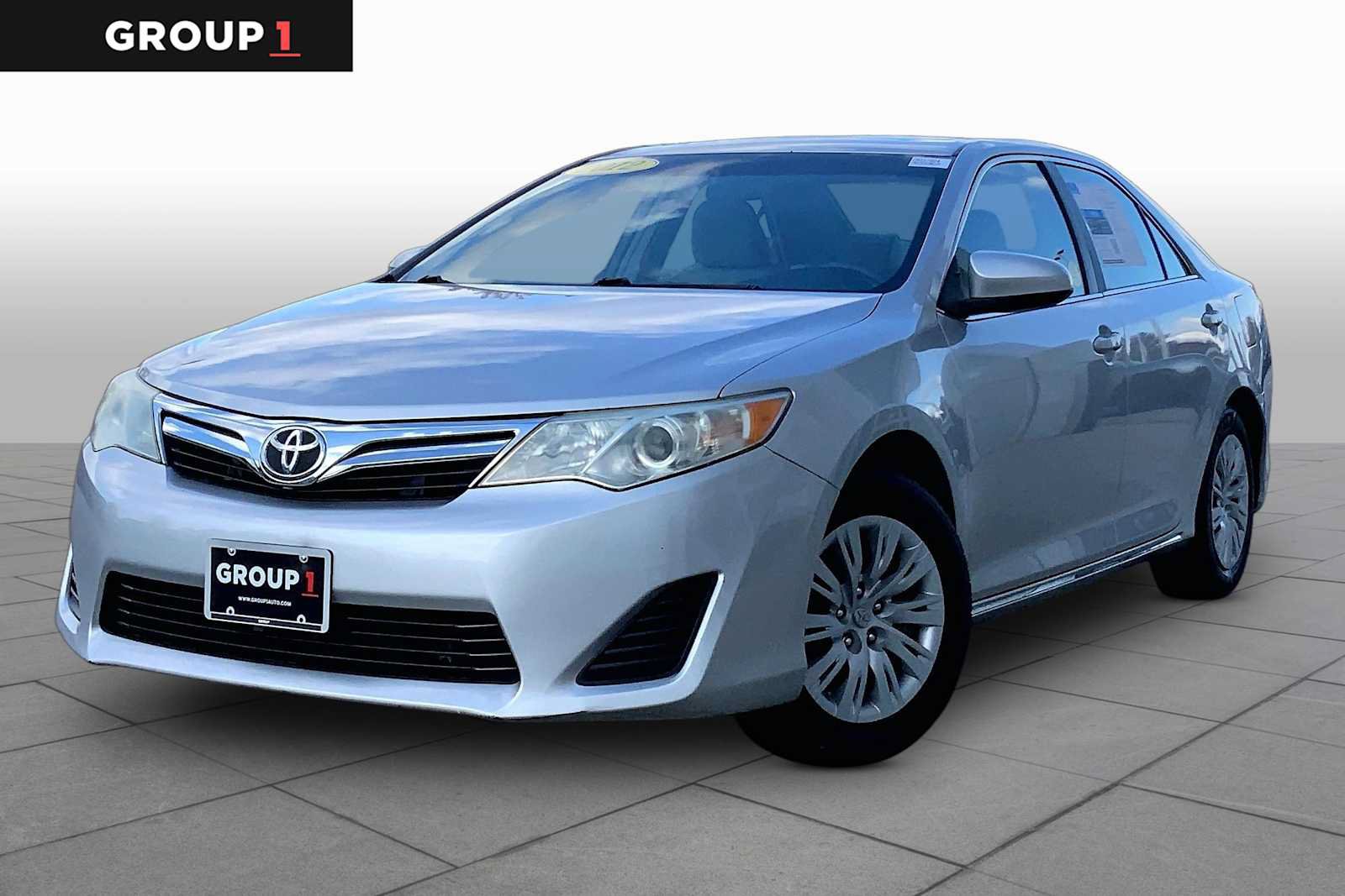 Used 2012 Toyota Camry LE FWD image 1
