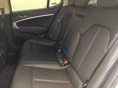 Used 2022 Genesis G70 2.0T RWD image 18