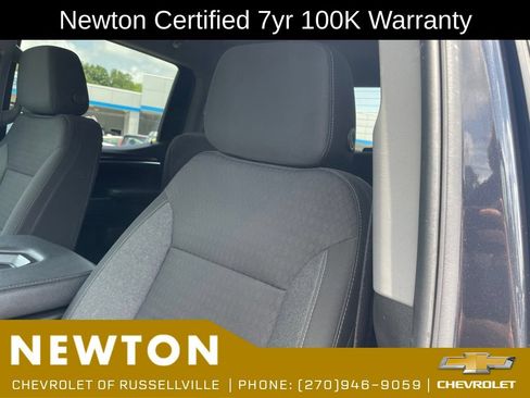 Used 2023 Chevrolet Silverado 1500 LT AWD/4WD image 5