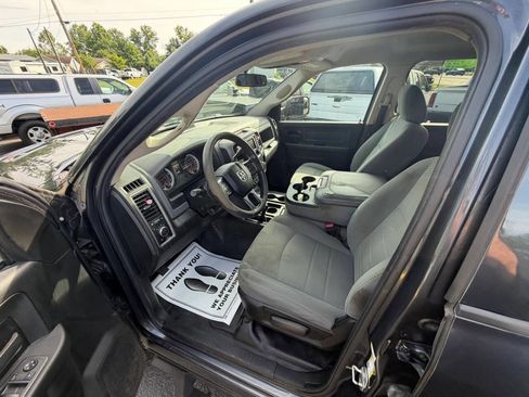 Used 2018 RAM 2500 Tradesman w/ Chrome Appearance Group AWD/4WD image 14