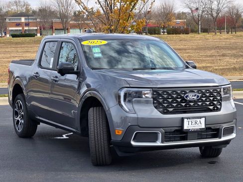 New 2025 Ford Maverick Lariat image 3