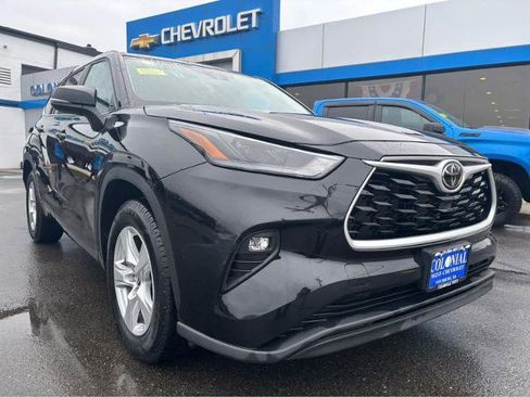 Used 2023 Toyota Highlander LE image 14