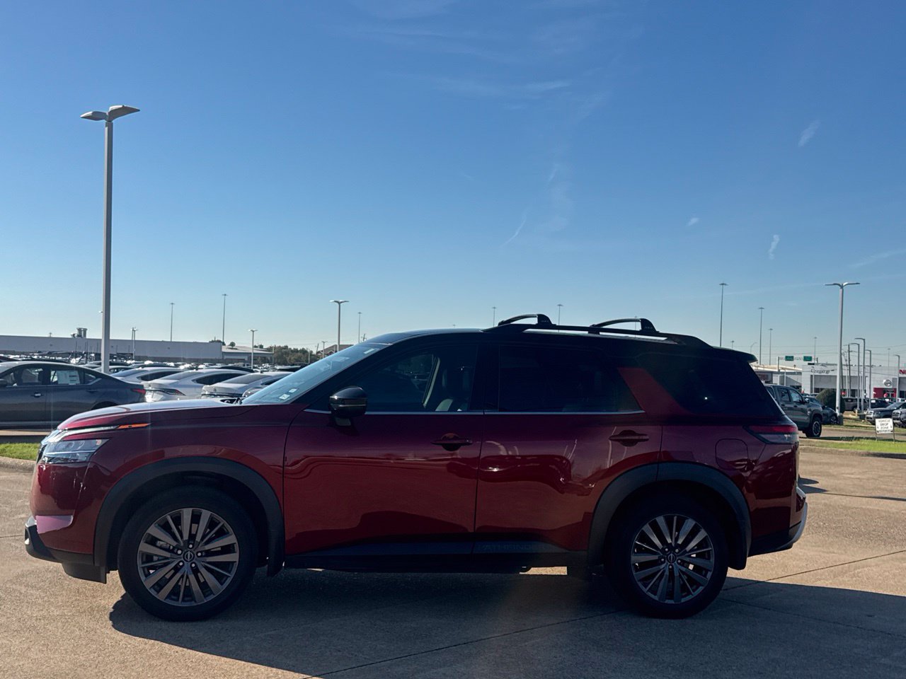 Certified 2024 Nissan Pathfinder SL w/ SL Premium Package FWD image 15