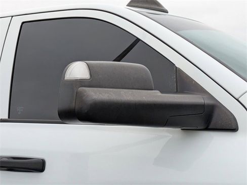 Used 2022 RAM 2500 Tradesman w/ Chrome Appearance Group image 12