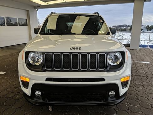 Used 2022 Jeep Renegade Latitude image 2