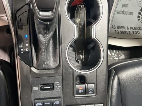 Used 2022 Toyota Highlander XLE image 31