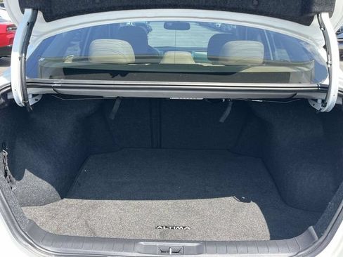 Used 2015 Nissan Altima 2.5 SL w/ Technology Package FWD image 21