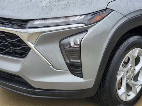 Certified 2024 Chevrolet Trax LS w/ LS Convenience Package image 9