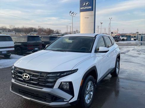 New 2026 Hyundai Tucson SE image 1