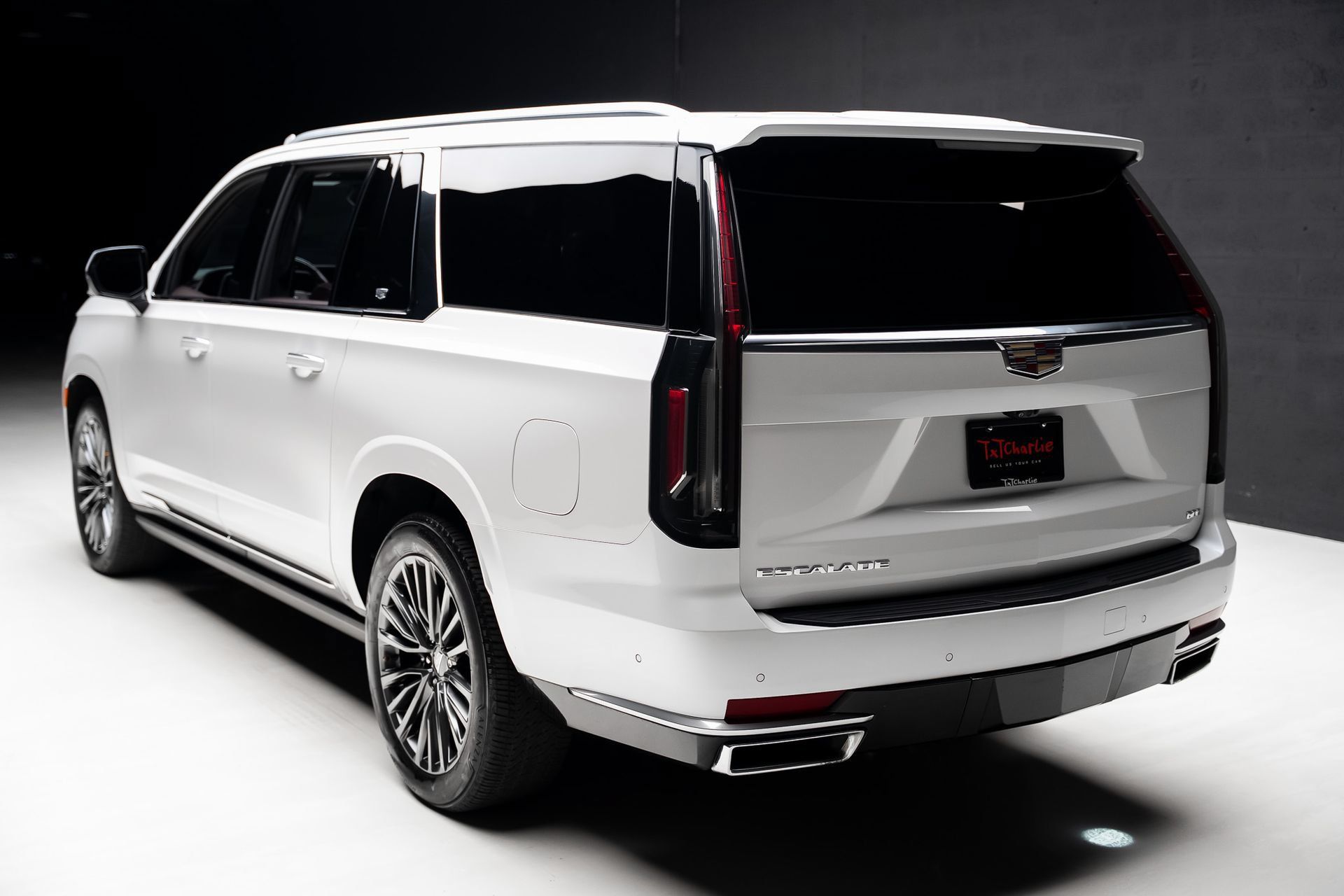 Used 2022 Cadillac Escalade ESV Premium Luxury Platinum w/ LPO, Floor Liner Package AWD/4WD image 25