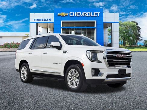 Used 2024 GMC Yukon SLT w/ SLT Premium Package image 1