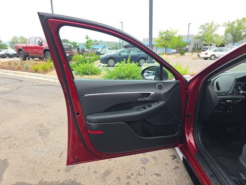 Used 2023 Hyundai Sonata SEL w/ Convenience Package FWD image 9