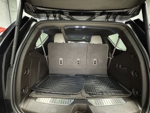 Used 2022 Chevrolet Tahoe Z71 w/ Off-Road Capability Package image 18