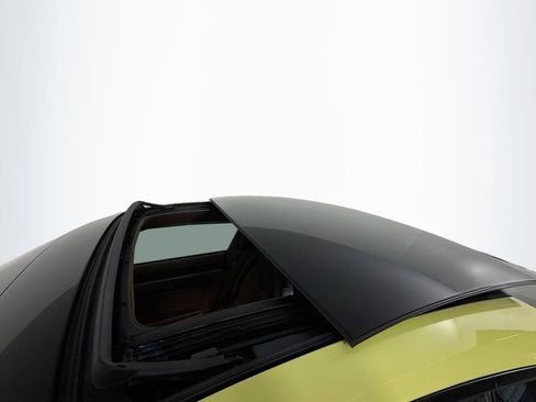 Certified 2025 Porsche 911 Carrera RWD image 23