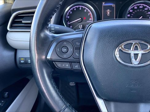 Used 2020 Toyota Camry SE image 23