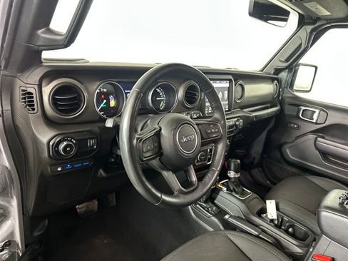 Used 2023 Jeep Wrangler Unlimited w/ Sun & Screen Package image 13