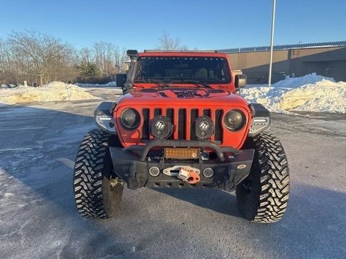 Used 2018 Jeep Wrangler Unlimited Rubicon w/ Cold Weather Group image 2