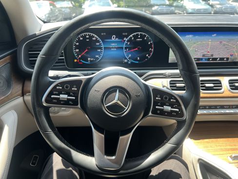 Used 2023 Mercedes-Benz GLE 350 4MATIC w/ Premium Package image 18
