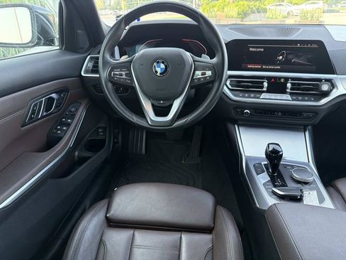 Used 2022 BMW 330i Sedan w/ Premium Package 2 RWD image 25