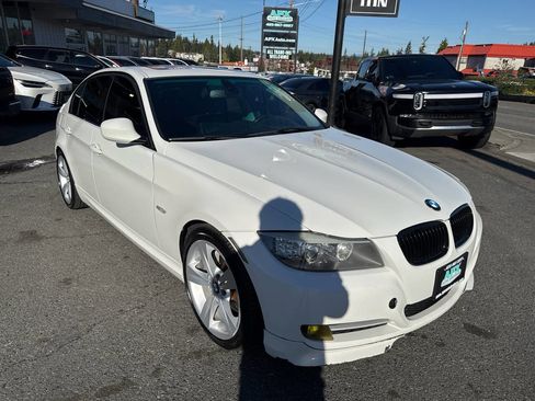 Used 2011 BMW 335i Sedan w/ Premium Pkg image 10