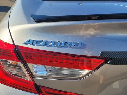 Used 2022 Honda Accord Sport image 10