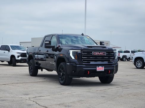 Used 2026 GMC Sierra 2500 AT4 AWD/4WD image 3
