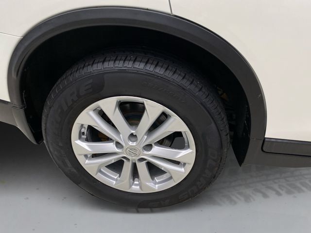 Used 2015 Nissan Rogue SV w/ SV Moonroof Package AWD/4WD image 17