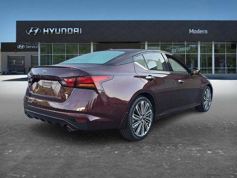 Used 2024 Nissan Altima 2.5 SL FWD image 4