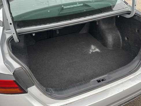 Used 2024 Nissan Altima 2.5 SV image 21