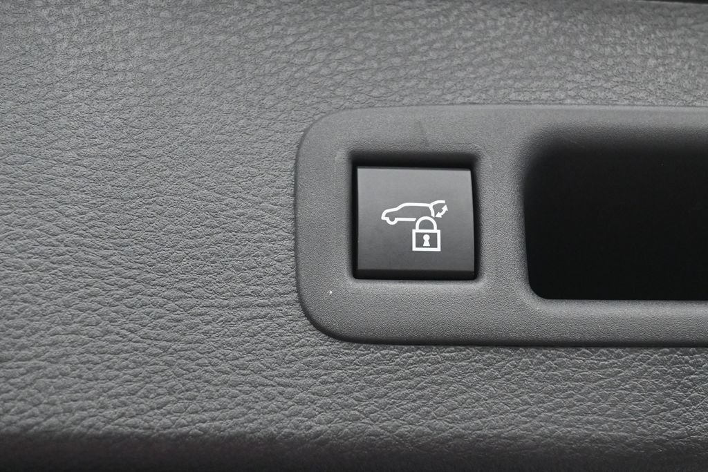 Used 2026 Toyota Sienna XSE AWD/4WD image 31
