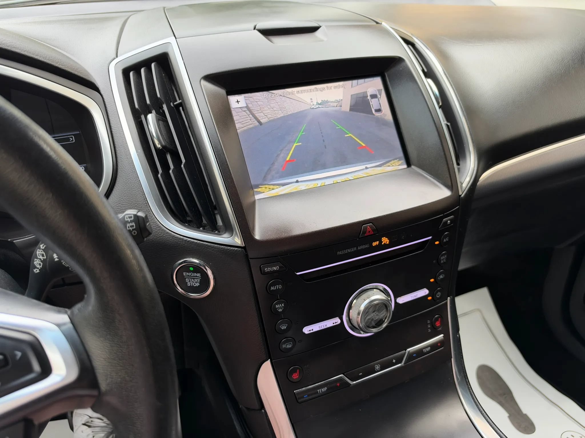 Used 2019 Ford Edge Titanium FWD image 38