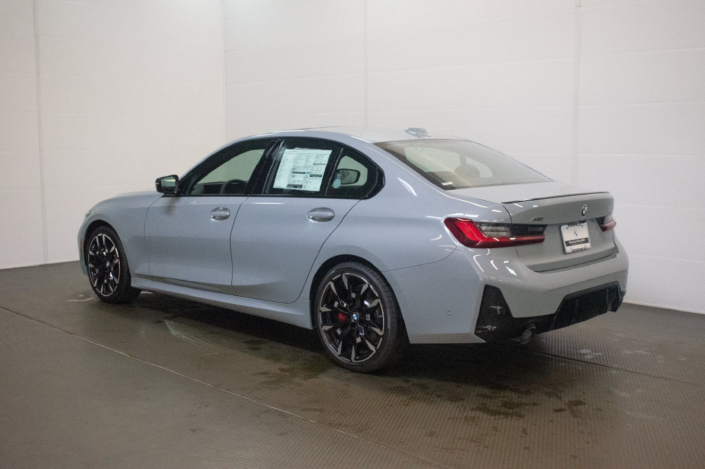 New 2026 BMW 330i xDrive Sedan w/ M Sport Package AWD/4WD image 6