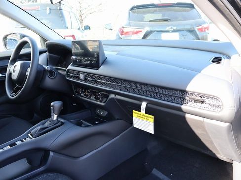 New 2026 Honda HR-V LX image 9