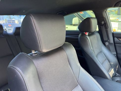 Used 2019 Honda Accord Sport image 2