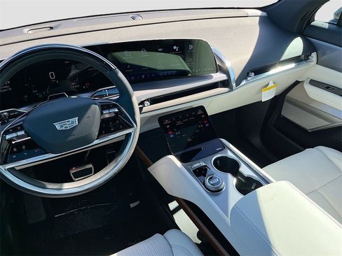 New 2026 Cadillac Vistiq Luxury image 23