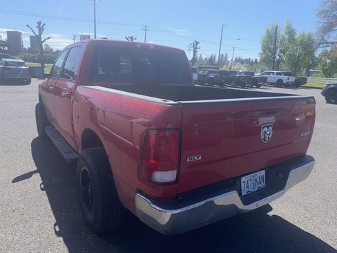 Used 2017 RAM 1500 Classic SLT AWD/4WD image 4
