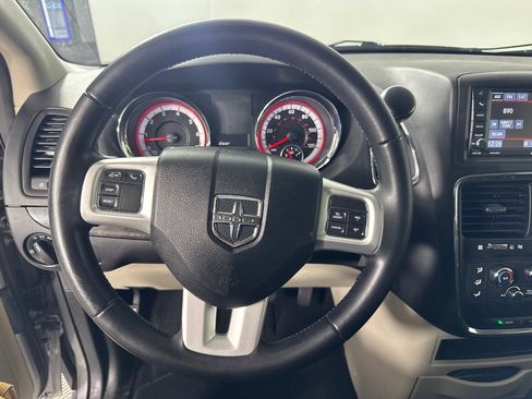 Used 2017 Dodge Grand Caravan SE w/ Power Window Group image 14