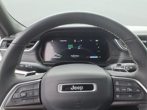 Used 2024 Jeep Grand Cherokee Limited 4xe AWD/4WD image 19